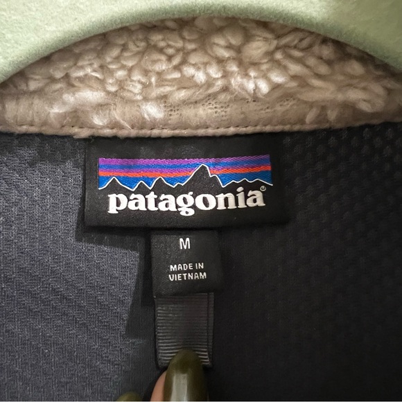 Patagonia Classic Retro Fleece Jacket - Picture 9 of 13